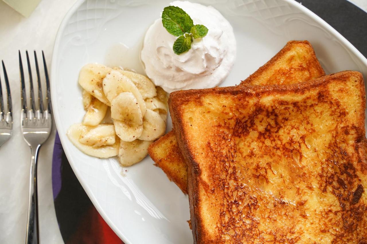 Ambiance Boutique Art Hotel Lahore Bagian luar foto French toast with bananas