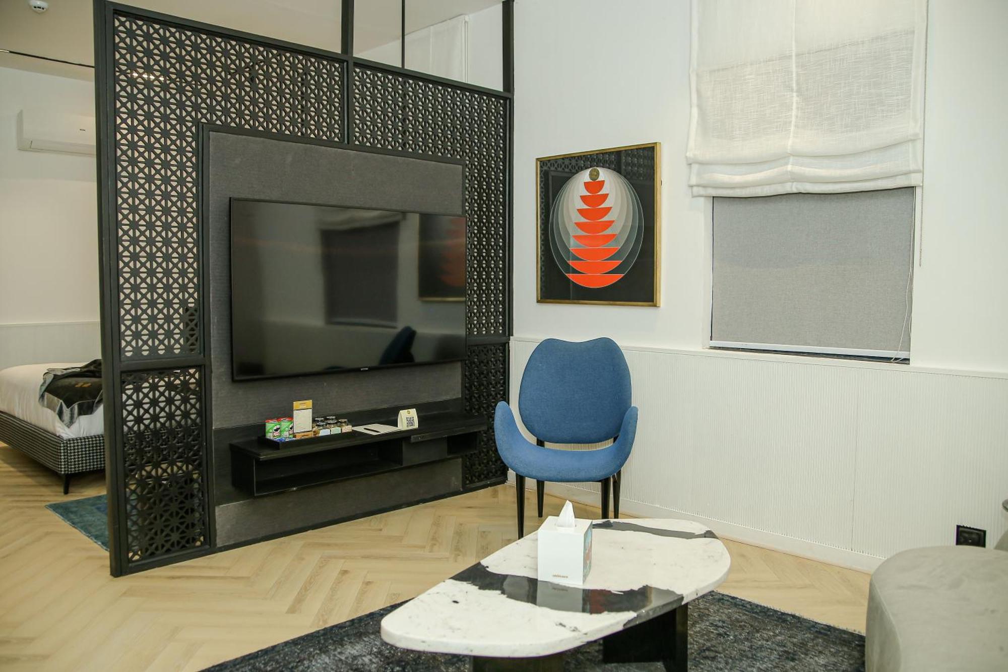 Ambiance Boutique Art Hotel Lahore Ruang foto A room divider